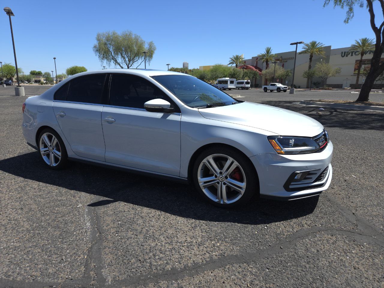 Volkswagen Jetta GLI - Sporty Sedan